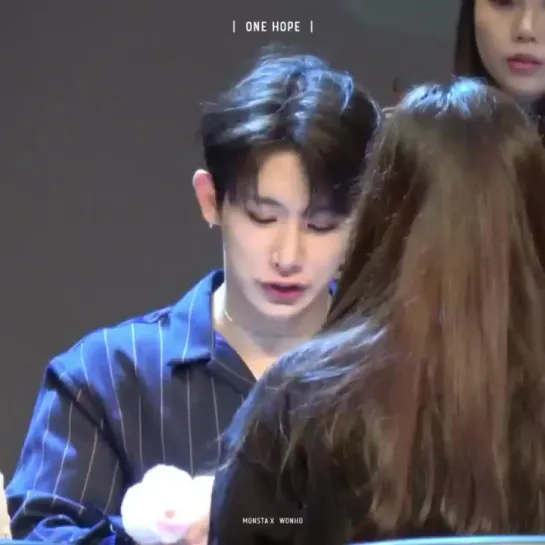 [Fancam][26.10.2018] fansign by Synnara