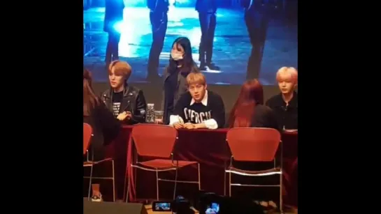 [Fancam][13.05.2018] fansign in Yongsan-gu