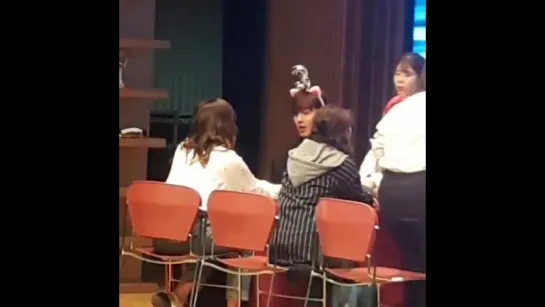 [Fancam][13.05.2018] fansign in Yongsan-gu