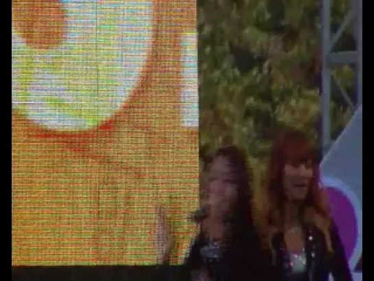 [Fancam] 12.11.17 Sistar -  Loving U @ A Walk with Hallyu Stars