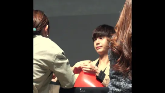 [Fancam][16.04.2017] Yoido Fansign (Hyungwon)