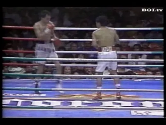 Marco Antonio Barrera vs. Noe Santillana