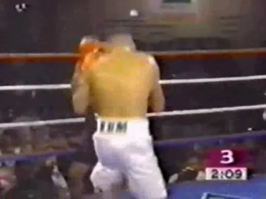 Oscar De La Hoya vs Angelo Nunez(1993/08/27)