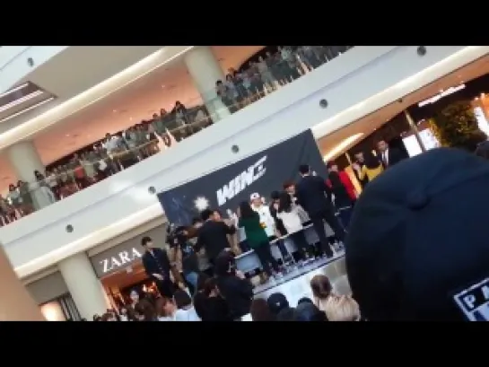 [FANCAM| High Touch Event | 12.10.2013]