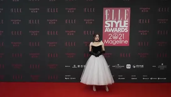 211118 Yuqi @ Elle Style Awards Red Carpet