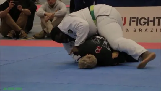 140lbs Purple Belt Taps 300lbs Black Belt In Jiu-Jitsu Local Tournament