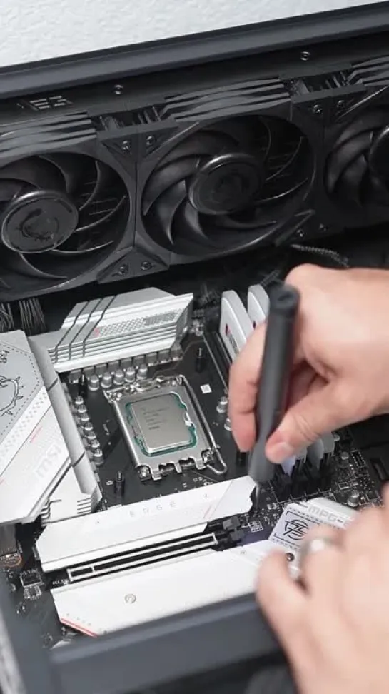 Видео от MSI CIS