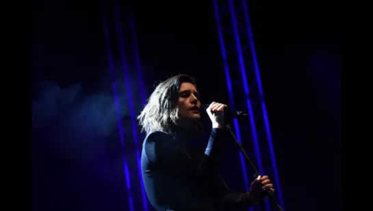 Jessie Ware - Live at V Festival (2015)