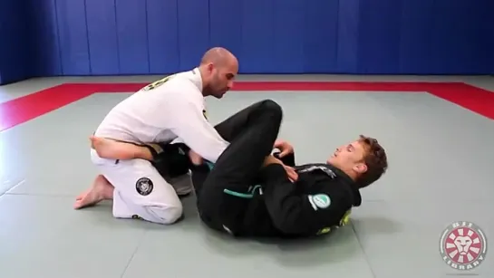 05 - Clark Gracie - Finishing the Omoplata when Opponent Stands