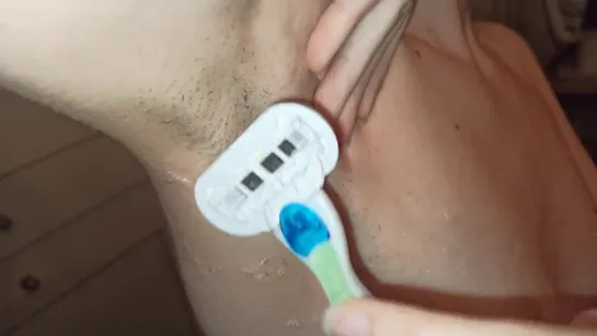 Toris Shaving her Armpit, victoriasfairyfeet, голая девушка бреет подмышки, small tits, маленькая грудь, teen, fetish, kink