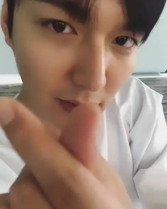 20190823 Lee Min Ho Live stream on Instagram_720p Cr:  ICE Beyond_MinoBoiz_ICE