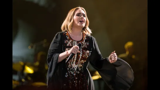 Adele - Skyfall (Live at Glastonbury 2016)