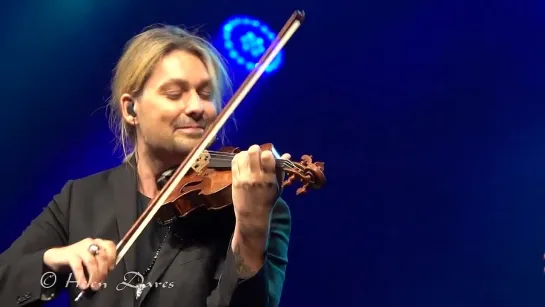 David Garrett Linz, 2023-08-04 A LA TURCA