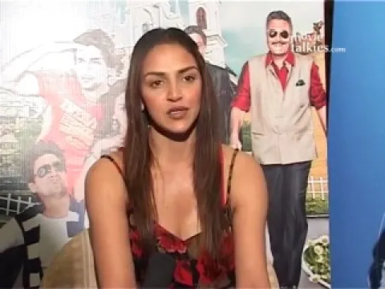 Esha Deol speaks about her co-stars in 'TELL ME O KKHUDA'.mp4