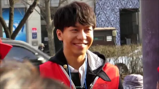 15.02.23 Big Issue Volunteer Vendor 신사역 빅이슈 빅돔 이승기 [XdCf9lE_eXo]