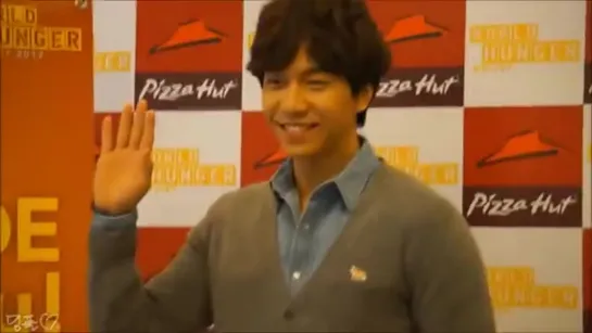 121028 seung gi pizza fan sign [k_xW-paJMnM]