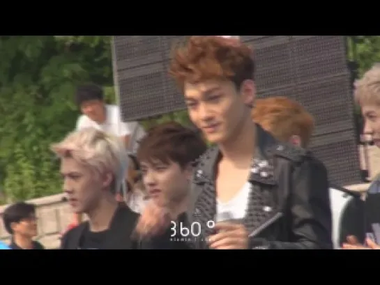 [FANCAM] 130525 Chen @ Kyungbok Family Festival