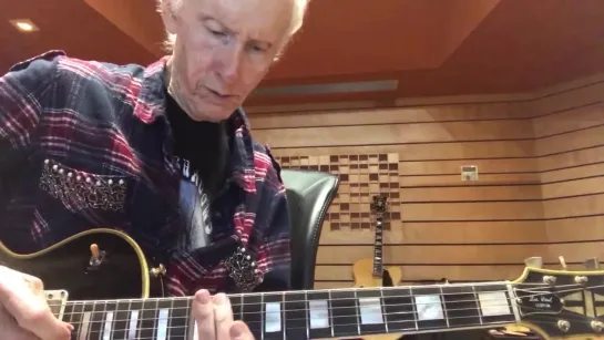 «Moonlight Drive» guitar lesson with Robby Krieger