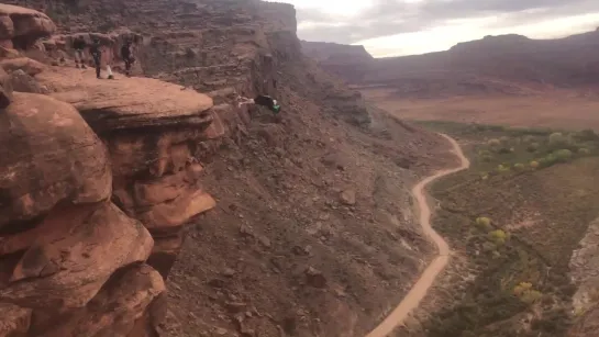 Акро бейс с куполом  в руках (Unpacked jumps in Moab, 2018)