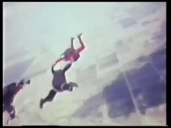 Skydiving in 1960s, filmed by Bob Allen