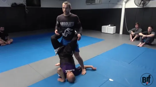 Lichlan Giles - Opening the closed guard 3-1 Dealing with when they grab your legs when standing