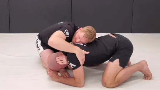 Garry Tonon's Darce Set-up(dont get stuck on your back)