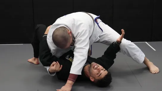 Thomas Lisboa - Preventing The Arm Bar From Knee On Belly