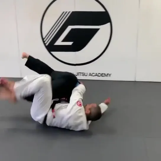 Flying Jiu-Jitsu by @davecamarillo