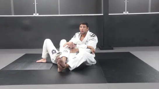 Buchecha - armbar from mount 1