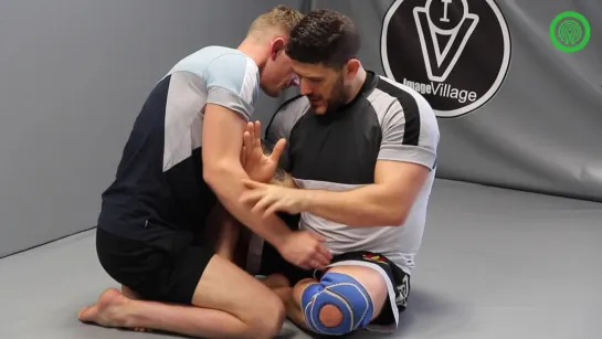 Tom Blackledge - Shoulder Lock to Triangle Choke from Butterfly Guard -No Gi Jiu Jitsu