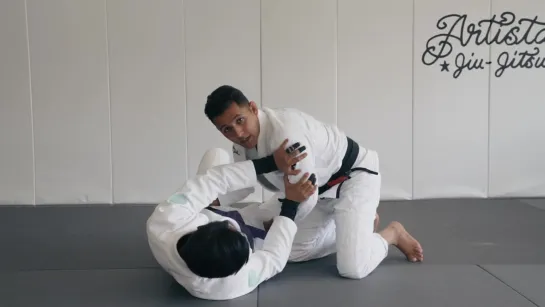 Knee on Belly⁄Side Control Triangle