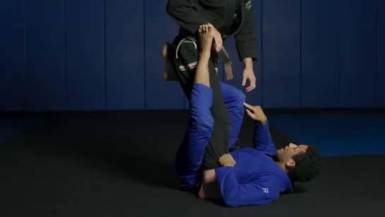 Dominique Bell - Single Leg X  Maintenance and Control⁄Counters to Defenses (How to not get SMASHED) 3⁄7