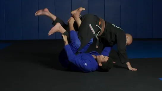 Dominique Bell - Single Leg X  Elevation Entry (Chair Guard Entry) 1⁄7