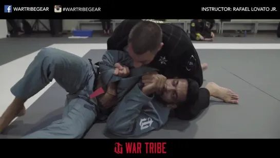 Rafael Lovato showing a choke variation