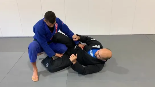 Victor Silvério - Different Way To Pass The Knee Shields