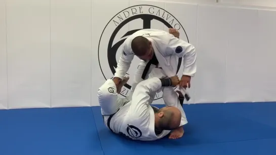 Andre Galvao - The Best Guard Pass Against The Lapel Guard