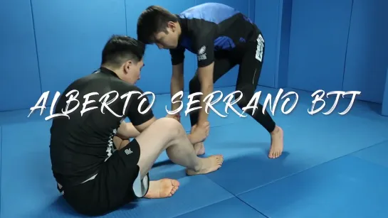 Alberto Serrano - Sneaky and powerfull armbar from the half guard