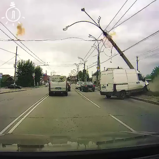 Огненное видео аварии в Екатеринбурге.