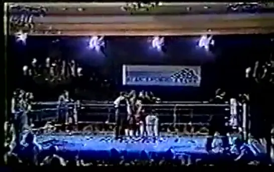 1990-09-06 Felix Trinidad vs Jose Vilarino