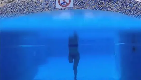 Sexy High right Leg Amputee Swimming