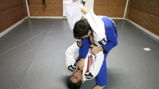 Graciemag.com_ Rafael Mendes triangle choke