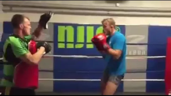 Alexander Gustafsson pad work.  ПРАЙД, МИР БОЕВЫХ ИСКУССТВ [MMA|UFC|BELLATOR|БОКС]