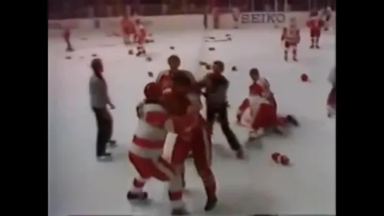 Легендарная драка СССР — Канада на МЧМ-1987 в Пьештянах Canada Vs Soviet Union ice hockey brawl