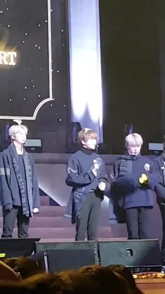 [VK][190105] MONSTA X fancam - Ending Talk (Minhyuk focus) @ Fan-Con 'MX KINGDOM' with Monbebe