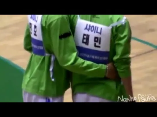 110123 Minho patting Taeminnie's butt fancam@ ISAC.flv