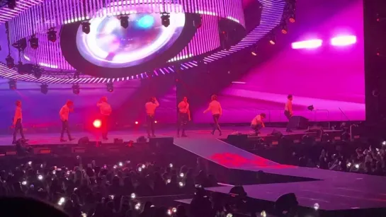 [FANCAM] 220710 Stray Kids - District 9 @ [2ND WORLD TOUR "MANIAC"]  Los Angeles D-2