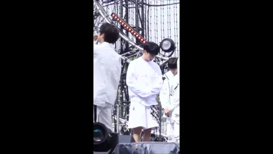 [FANCAM] 180505 Stray Kids - Hellevator @ Twitter Live Q&A: COEХ C-Festival