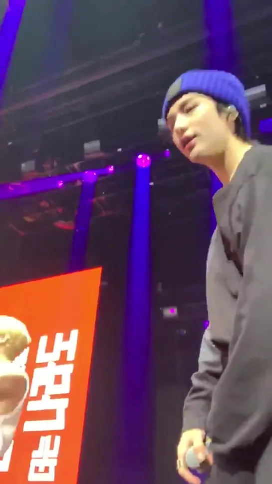 [FANCAM] 200216 Hyunjin @ Stray Kids 'District 9: Unlock' in Los Angeles