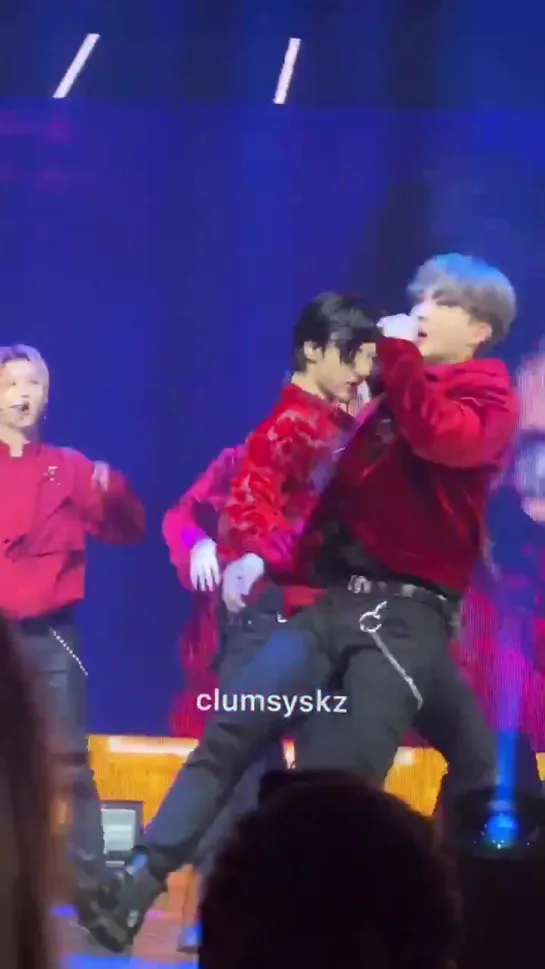 [FANCAM] 200216 Hyunjin @ Stray Kids 'District 9: Unlock' in Los Angeles