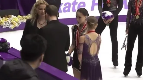 Алина Загитова, Алена Косторная - Награждение NHK Trophy 2019